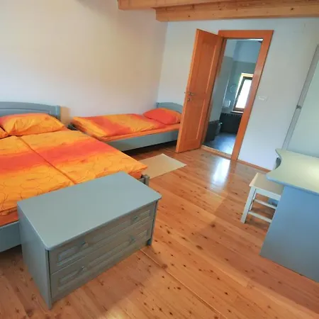 Tonkli Apartma Logje